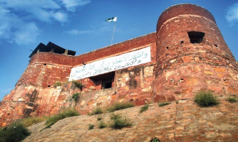 Jamrud Fort - famous places to visit in peshawar - ahgroup-pk