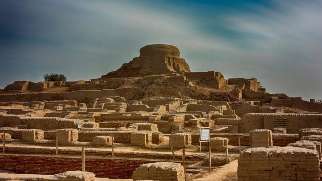 mohenjo daro - historical places in pakistan - ahgroup-pk
