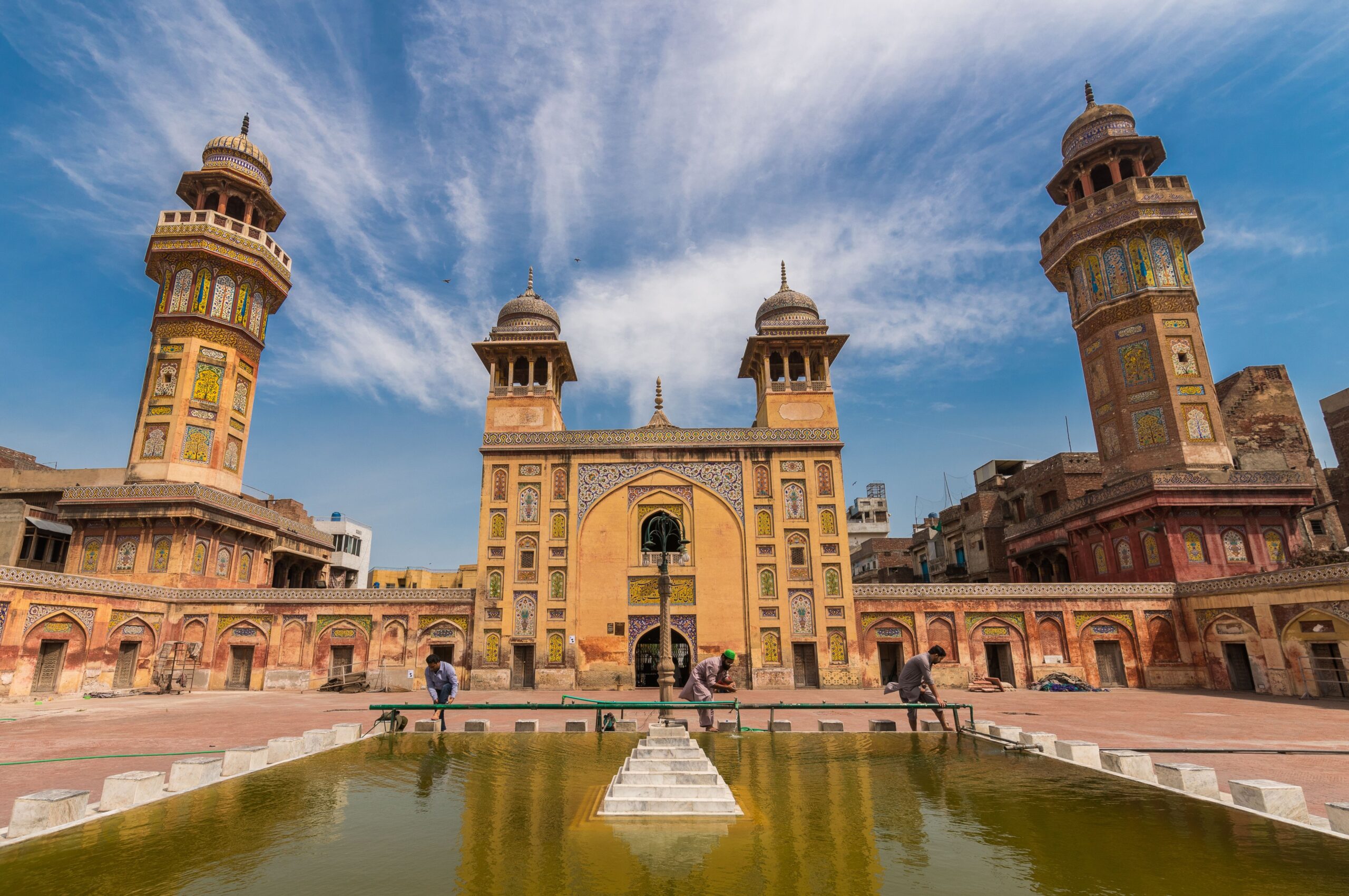 wazir khan mosque - historical places in pakistan - ahgroup-pk