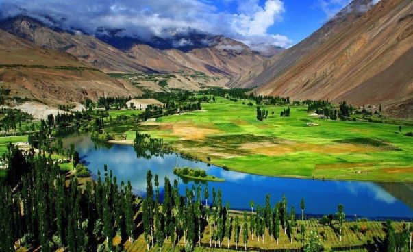 Phander Lake - beautiful lakes in pakistan - ahgroup-pk