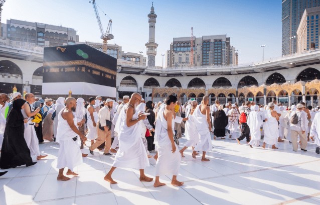 Tawaf e Kaaba - details and methods of hajj rituals - ahgroup-pk
